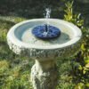 mini-fontaine-solaire-abreuvoirs-d-oiseaux-en-824.jpg Fontaine à oiseaux solaire décorative, idéale pour jardin, fonctionnant à l’énergie solaire pour attirer et rafraîchir les oiseaux