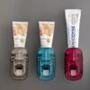 Distributeur de dentifrice mural a pression